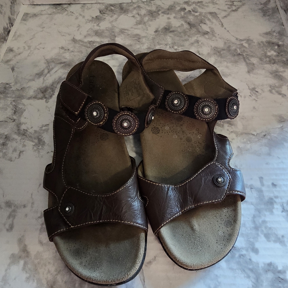 Chic Brown Taos Sandals with Decorative Straps